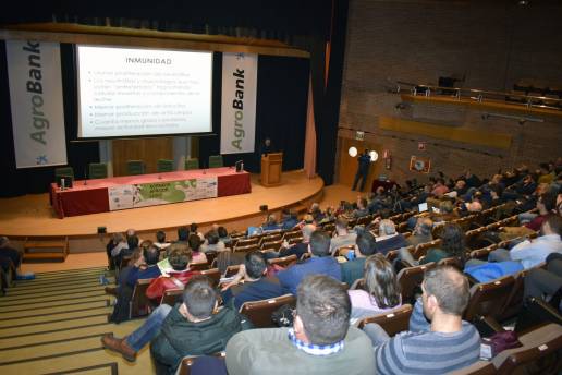 El bienestar de la vaca en el secado centra la XII Jornada Técnica de Producción de Leche celebrada en Lugo