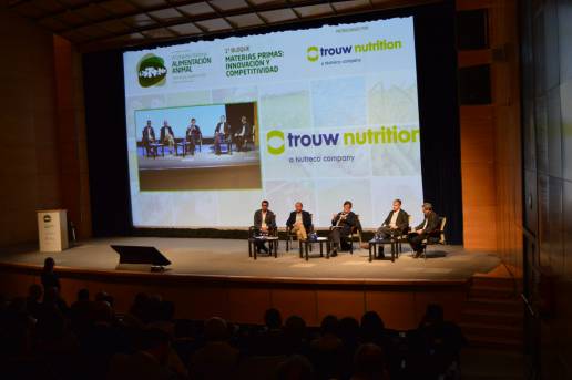 “En 2050 serán necesarias 250 millones de toneladas de harina de soja por el incremento de la producción de carne”