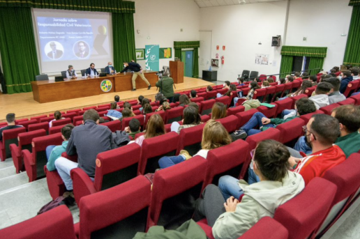 AXON COMUNICACION, El Colegio de Cáceres colabora en una jornada sobre responsabilidad civil dirigida a alumnos de la Facultad de Veterinaria