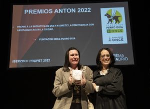 AXON COMUNICACION, La Fundación ONCE del Perro Guía recibe el Premio San Antón por su compromiso con el bienestar animal
