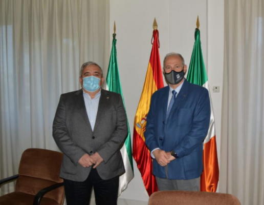 Axon Comunicacion, La Universidad de Extremadura y el Colegio de Badajoz cooperarán para potenciar la formación y el desarrollo científico