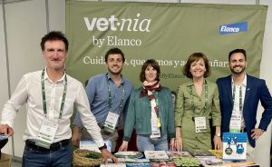 Elanco promueve la formación de especialización en medicina veterinaria
