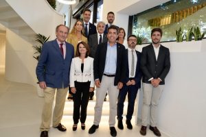 El presidente Carlos Mazón visita la nueva sede del Colegio de Veterinarios de Valencia