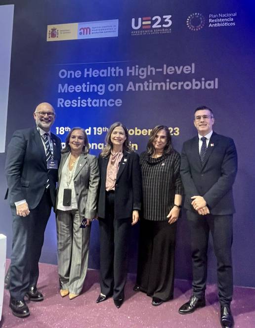 Veterindustria considera que la lucha contra las resistencias antimicrobianas precisa I+D+i con un enfoque «One Health» 