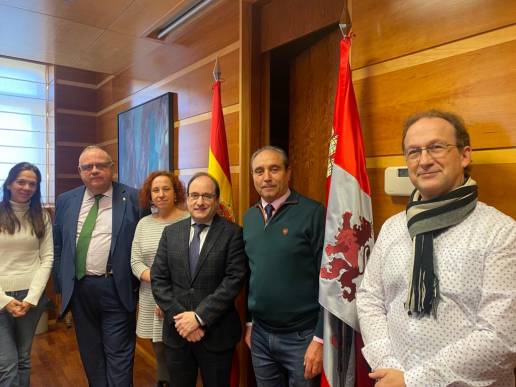 Los veterinarios de Castilla y León se reúnen con el Consejero y el Secretario General de Sanidad para analizar el Anteproyecto de Ley de Salud Pública de Castilla y León