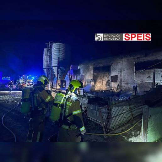 Mueren 200 lechones en un incendio en una nave de porcino de Puente la Reina de Jaca (Huesca)