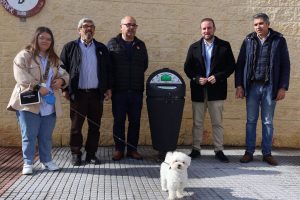Alcalá instala contenedores de heces caninas con dispensador de bolsas e inicia una campaña de concienciación