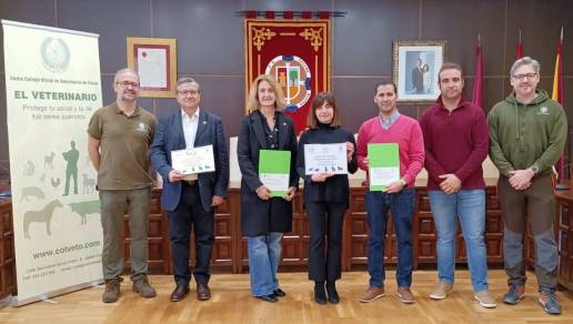 El Colegio de Veterinarios de Toledo firma un convenio con el Ayuntamiento de Madridejos para el control de las colonias felinas