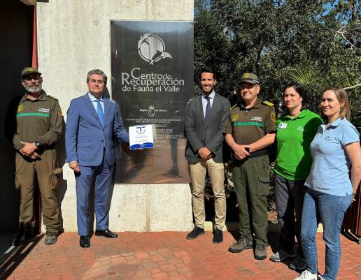 El Centro de Recuperación de Fauna Silvestre 'El Valle' luce ya el distintivo de calidad turística