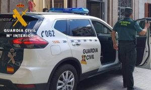 Detenido en El Campillo(Valladolid)por agredir a un vecino y romper su coche tras quejas por llevar a sus perros sueltos