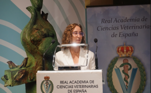 Conferencia de la Dra. D.ª Rosario Bullido Gómez de las Heras “Nuevas terapias en medicina veterinaria y novedades sobre medicamentos biológicos veterinarios (legislación y guías europeas)”
