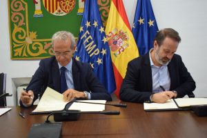 La FEMP y Derechos de los Animales firman un convenio para promover la formación de responsables locales