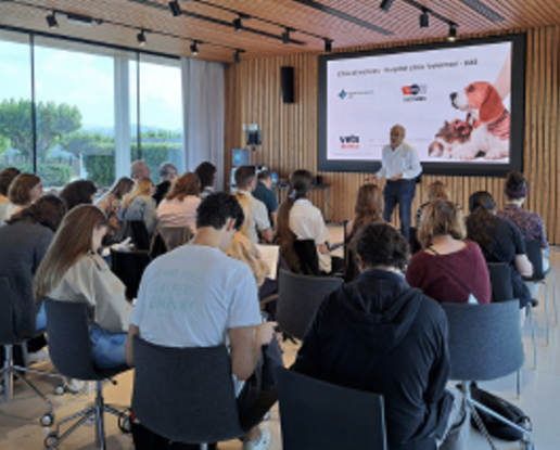 El pasado mes de octubre tuvo lugar el evento “Intoxicaciones en animales de compañía: ¿qué hacer?” gracias a una colaboración entre Dômes Pharma y Vets & Clinics