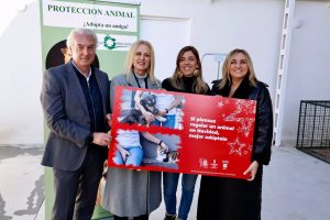 El Ayuntamiento impulsa una campaña de adopción responsable de perros y gatos de cara a Navidad