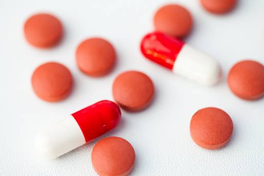 Analizan el motivo por el que los antibióticos pueden fallar incluso contra bacterias no resistentes