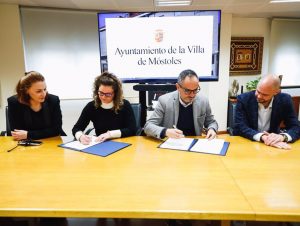 Ayuntamiento y Asociación 4 Gatos Madrid firman convenio para el control de las colonias felinas en el mundo