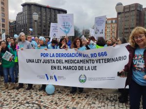 Veterinarios vascos se movilizan en Bilbao para pedir "un regulación justa y equiparable a Europa" en los medicamentos
