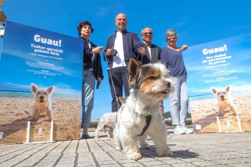 San Sebastián pone en marcha una campaña para promover que los dueños de perros recojan sus excrementos