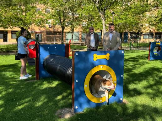 Inaugurada la nueva área canina del parque Siglo XXI de Cuenca con elementos para entrenar y divertir a los perros