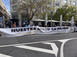 Veterinarios en pie de guerra: La concentración frente al Congreso de los Diputados