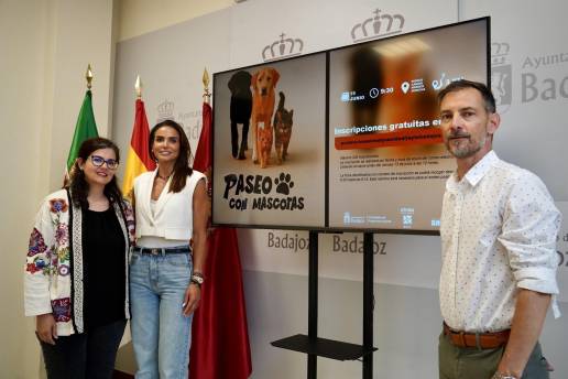 La ruta 'Paseo con Mascotas' se celebra este domingo para difundir la labor del Centro de Protección Animal de Badajoz