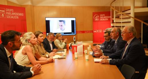 El grupo parlamentario socialista se compromete a impulsar una mesa de diálogo sobre el medicamento veterinario