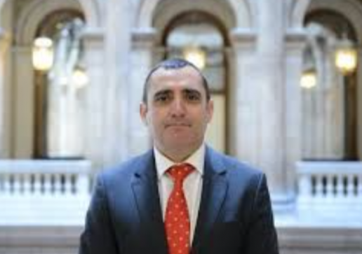 El Comité de Crisis Veterinario declara persona non grata a Valentín Almansa