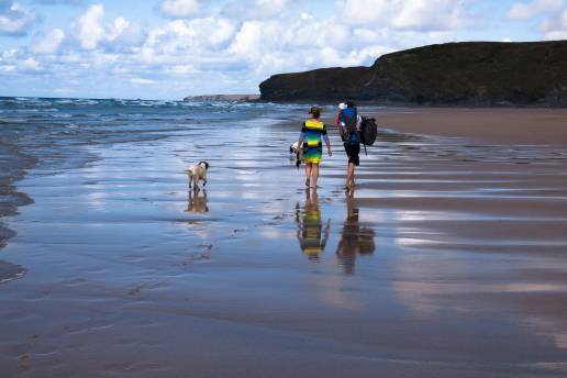 Españoles y portugueses, los viajeros más 'pet-friendly', según eDreams