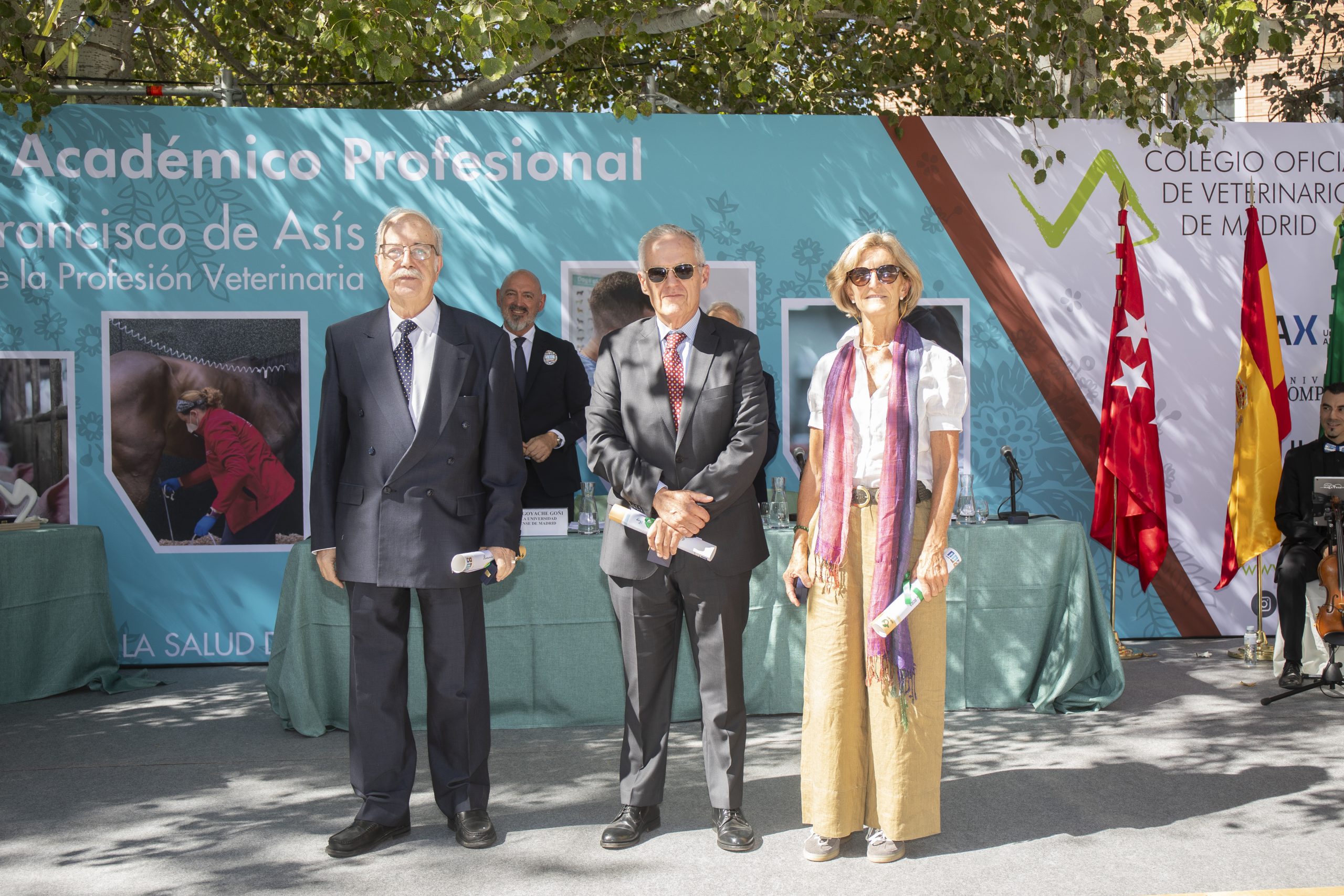San Francisco de Asís: FELICIDADES VETERINARI@S