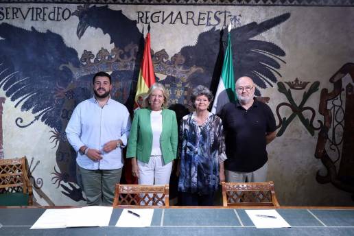Marbella renueva su convenio con la asociación Triple A para contribuir a su atención a animales abandonados