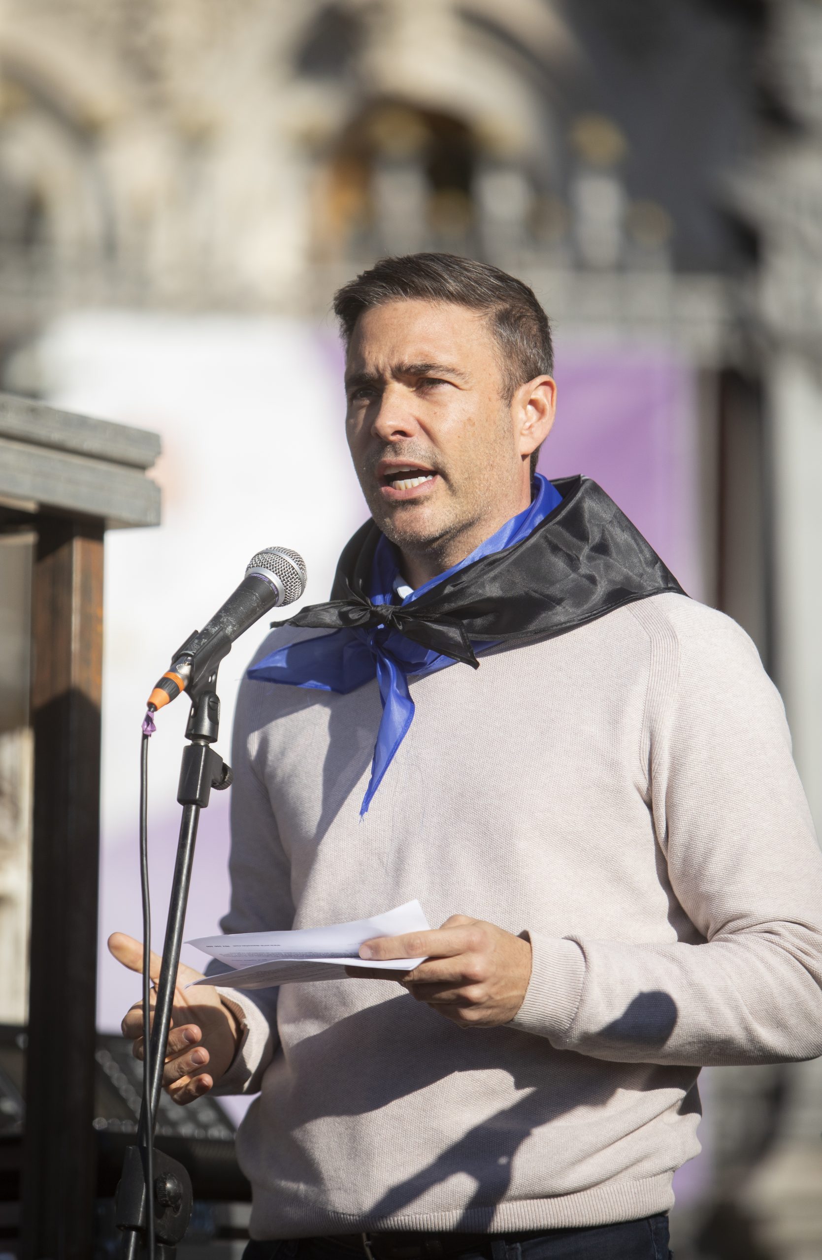 3.000 veterinarios se concentran ante el MAPA para exigir la derogación del RD 666/2023 y reclamar diálogo real al Gobierno