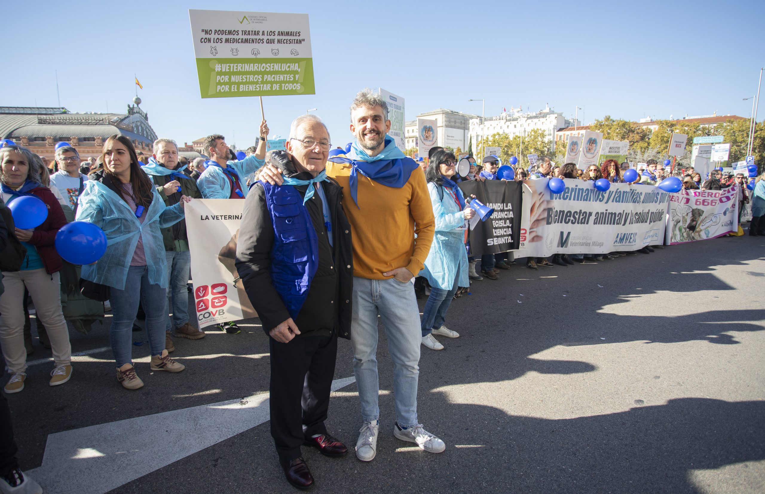 3.000 veterinarios se concentran ante el MAPA para exigir la derogación del RD 666/2023 y reclamar diálogo real al Gobierno