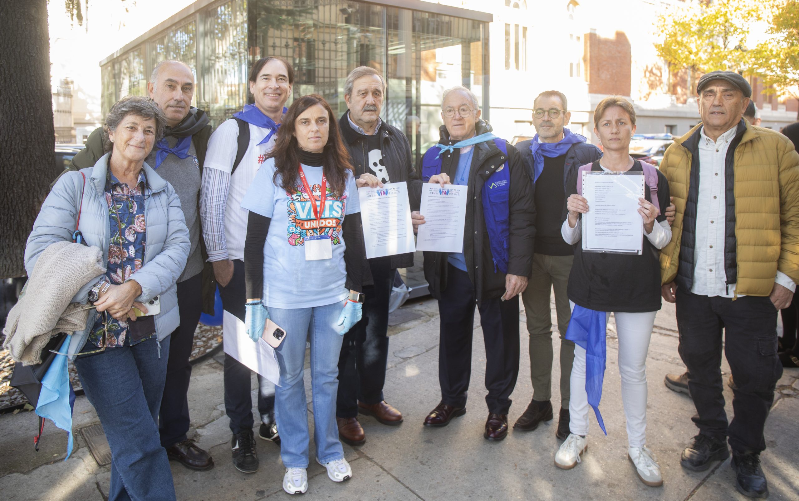 3.000 veterinarios se concentran ante el MAPA para exigir la derogación del RD 666/2023 y reclamar diálogo real al Gobierno