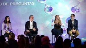 El III Simposio Vetnia refuerza el liderazgo de Elanco en innovación y estrena oficialmente Zenrelia®