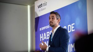 El III Simposio Vetnia refuerza el liderazgo de Elanco en innovación y estrena oficialmente Zenrelia®