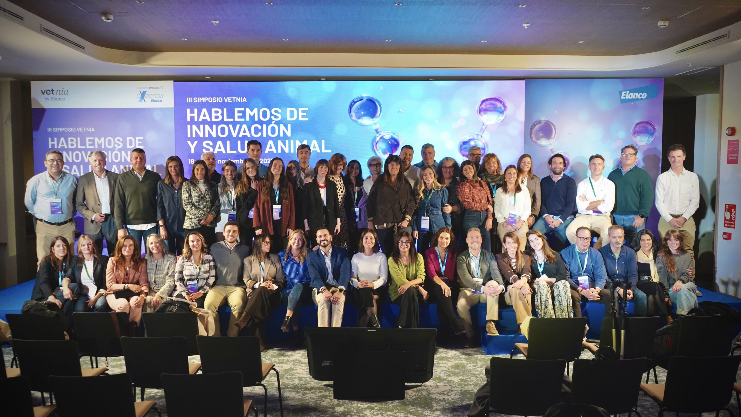 El III Simposio Vetnia refuerza el liderazgo de Elanco en innovación y estrena oficialmente Zenrelia®