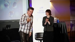 Luis Zahera, el veterinario de la serie “Animal” de Netflix, acompaña al colectivo veterinario en los New Talent Awards de Elanco