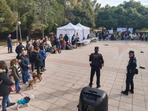 Alicante promueve la tenencia responsable y la adopción de animales en la jornada EduCANdo