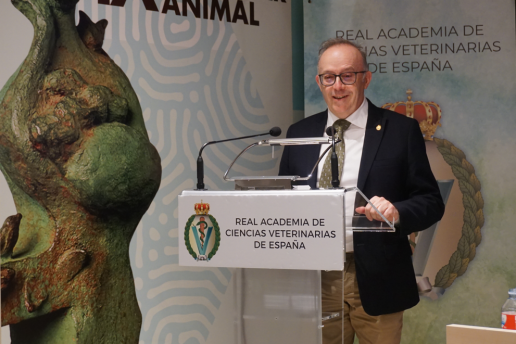 Conferencia Dr. D. Domingo Carrión Pardo “Comportamiento alimentario porcino. Claves para su bienestar y eficiencia”