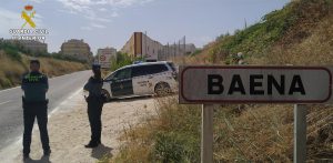 Detenido un vecino de Baena acusado de colgar de un puente a un mastín que rescataron con vida