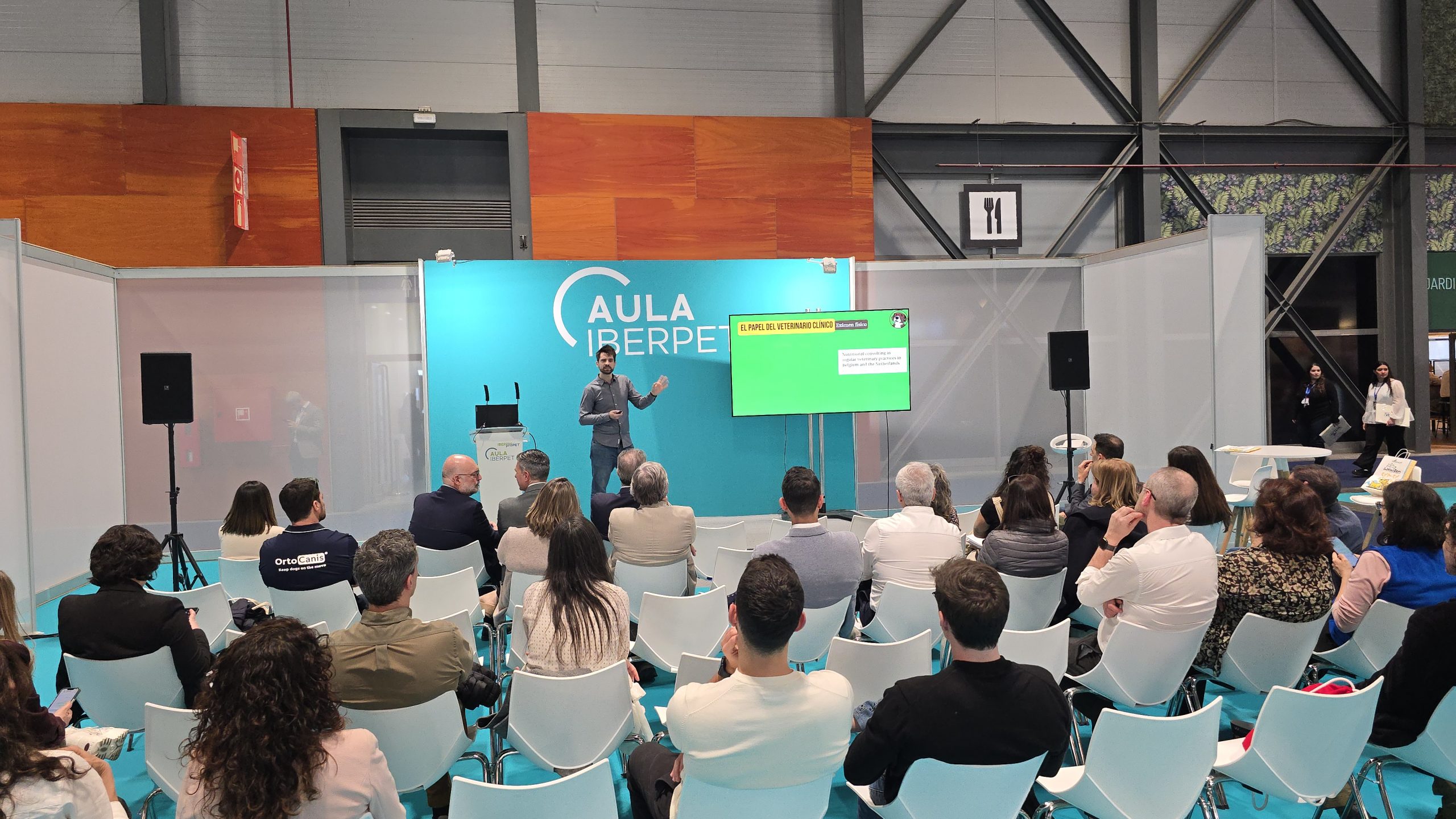 Jorge Hernando (@elanimalisto) defiende el papel del veterinario como fuente de confianza frente a mitos y falsas creencias en alimentación de mascotas