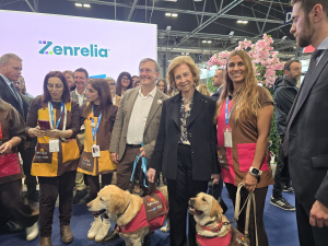 La Reina Sofía conoce Dejemos Huella, el programa de acción social de Elanco