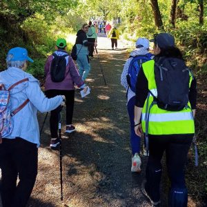 La Fundación María José Jove amplía su programa de rutas de senderismo inclusivo, algunas con perros de terapia