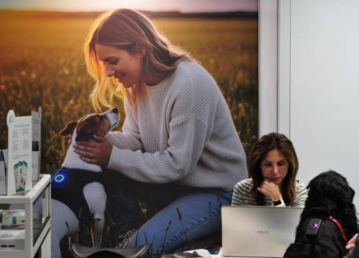 La startup asturiana AcuPet Health presenta en Iberzoo Propet su dispositivo para monitorizar la salud de los perros