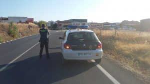 Investigado un vecino de Adamuz por la muerte de un perro encerrado en su vehículo