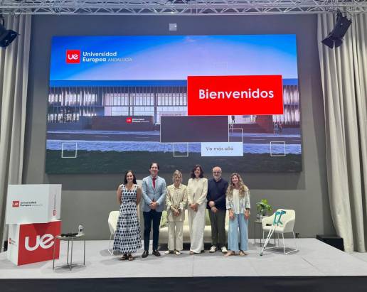 El Colegio de Veterinarios de Málaga participa en una jornada de la Universidad Europea de Andalucía sobre la terapia asistida con animales en psicología
