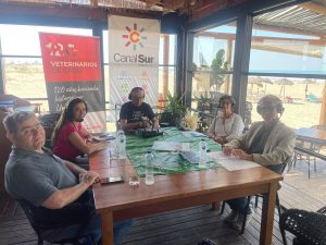El Colegio de Veterinarios de Cádiz reivindica la seguridad alimentaria como pilar de la salud pública en un especial de Canal Sur Radio