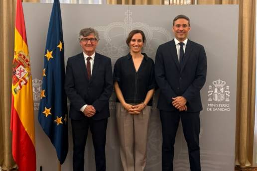 Mónica García y la OCV abordan vías de colaboración para reforzar el papel sanitario de la veterinaria