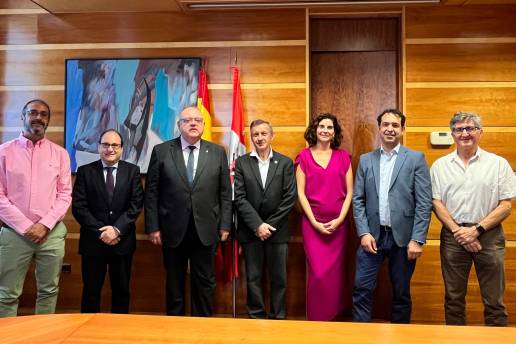 Los veterinarios abordan con el Consejero de Sanidad diversas medidas para fortalecer la Salud Pública