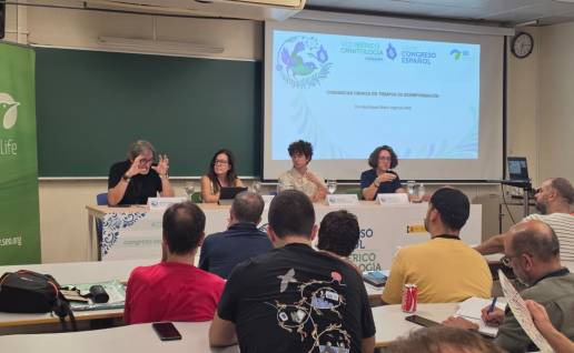 Periodistas, científicos y creadores de contenido debaten en el Congreso de Ornitología 2026 cómo acercar el conocimiento sobre las aves en una era marcada por el exceso de información y los bulos